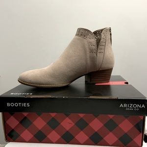 Arizona Julian Block Heel Bootie